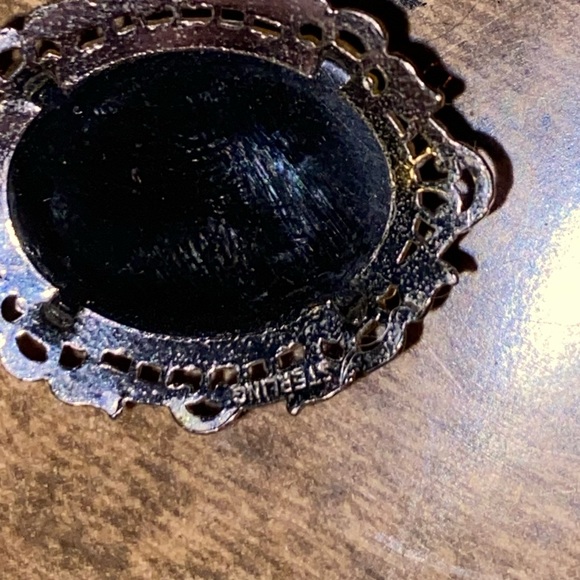 Beautiful Vintage Sterling Gold Flake Pendant - Picture 3 of 3